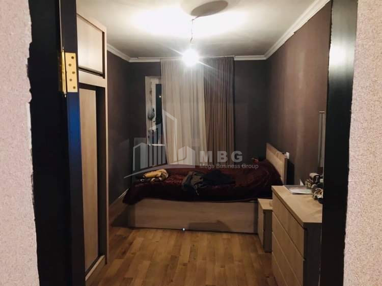 Lease Flat, in Surrounding area of metro Guramishvili