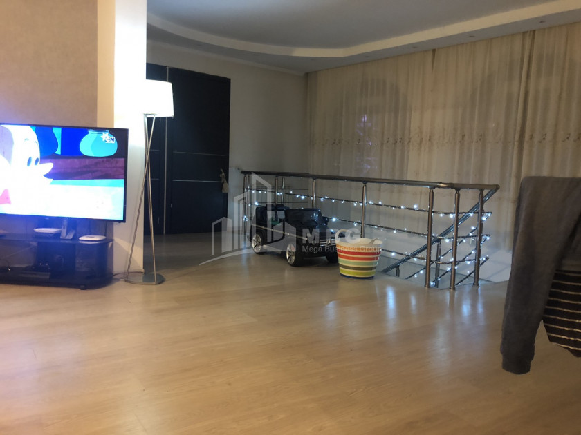 For Rent House - Villa, in Mtatsminda