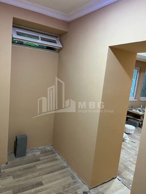 იყიდება ბინა, საბურთალო