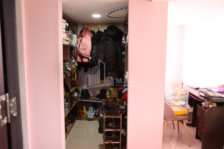 For Sale Flat, in Digomi Massive