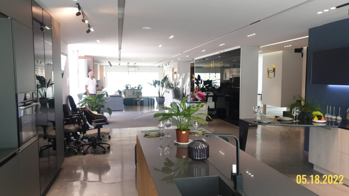 For Rent Building Commercial, in Mukhiani