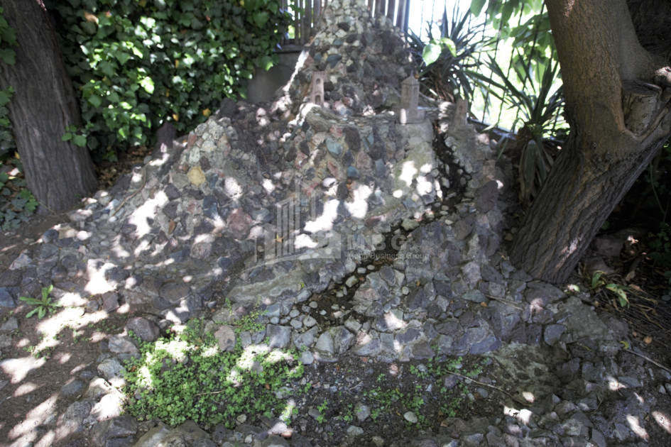 For Rent Building Commercial, in Mtatsminda