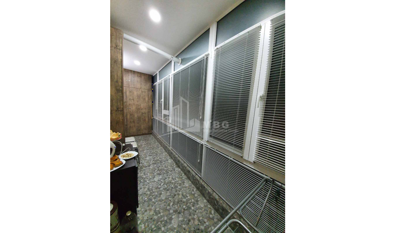 For Sale Flat, in Surrounding area of metro Guramishvili