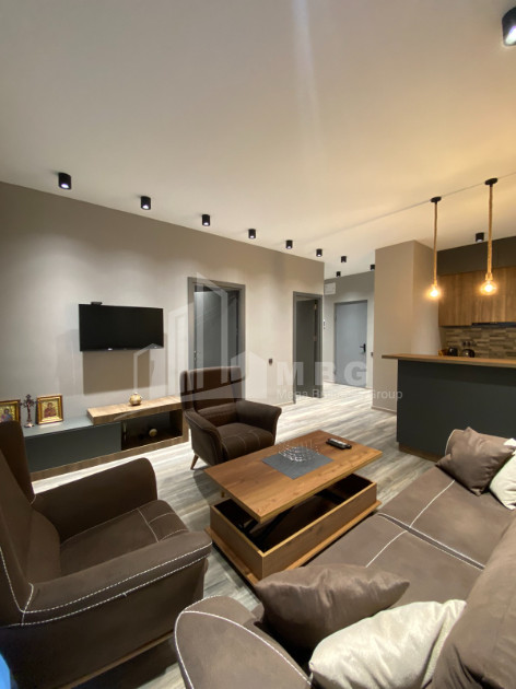 იყიდება ბინა, საბურთალო