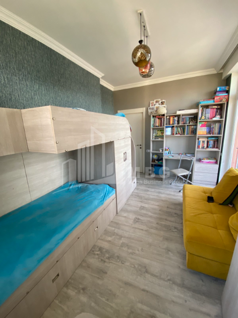 For Sale Flat, in Surrounding area of metro Guramishvili