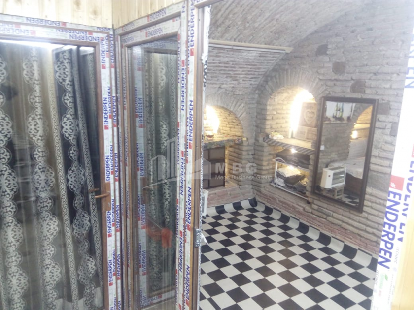 For Rent Basement Commercial, in Mtatsminda