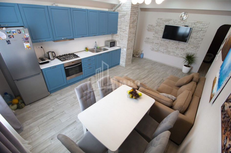 For Sale Flat, in Isani