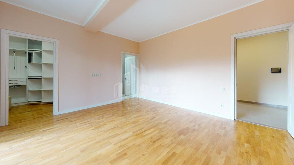 იყიდება სახლი - აგარაკი, დიღმის ჭალა