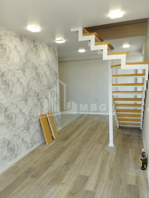 For Sale Flat, in Metromsheni