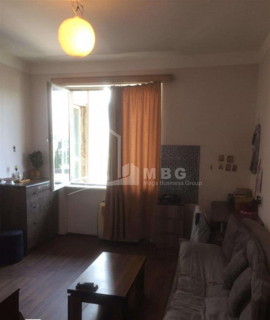 Lease Flat, in Okros ubani