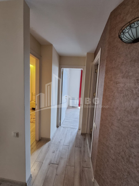 იყიდება ბინა, ვაკე