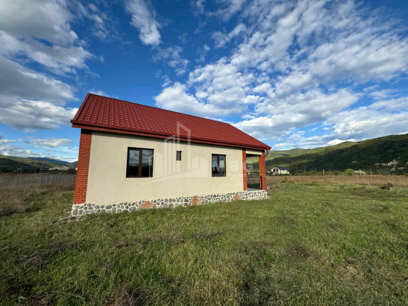 იყიდება სახლი - აგარაკი არაგვისპირში, დუშეთი