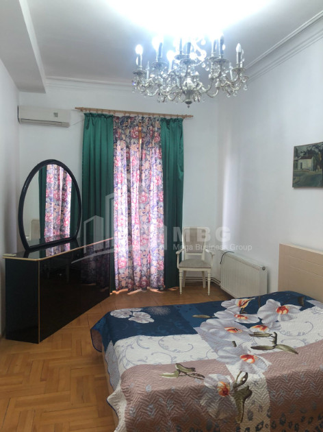 For Sale Hostel - Guesthouse Commercial, in Sololaki