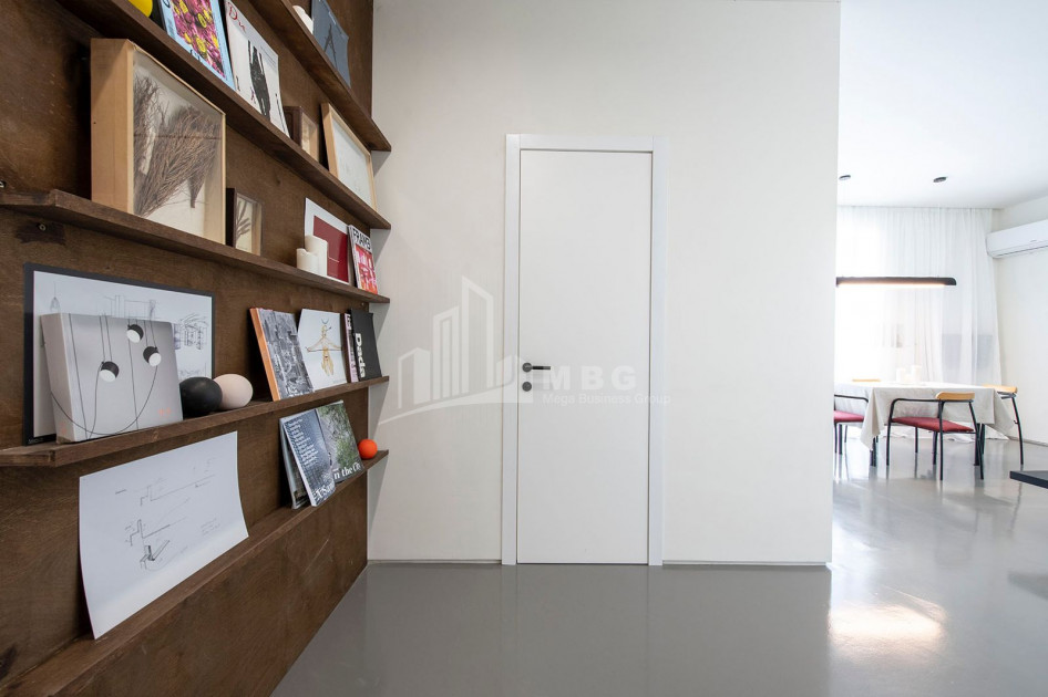 Продается Квартира, в Мтацминда