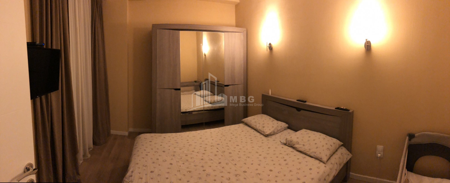 იყიდება ბინა, კუკია