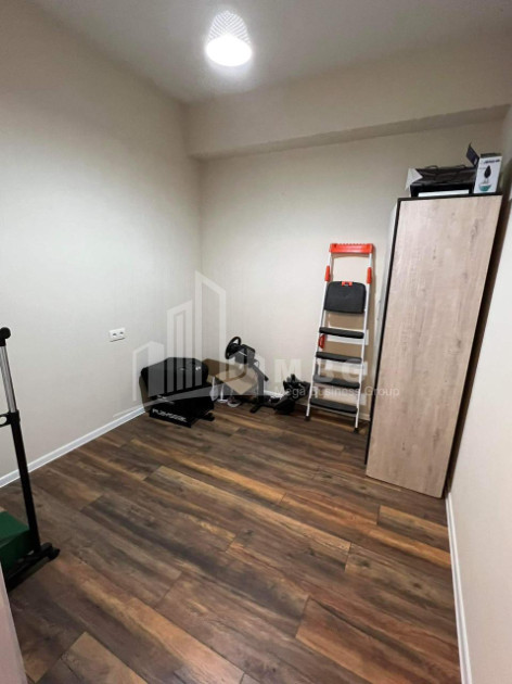 For Sale Flat, in Isani