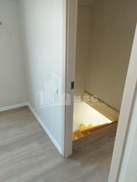 For Sale Flat, in Metromsheni