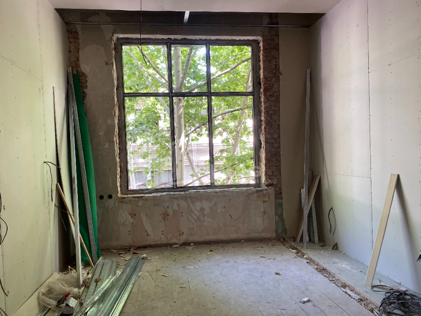 For Sale Hostel - Guesthouse Commercial, in Sololaki