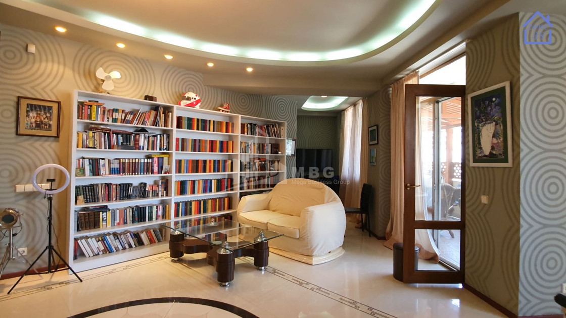 For Sale Flat, in Vake