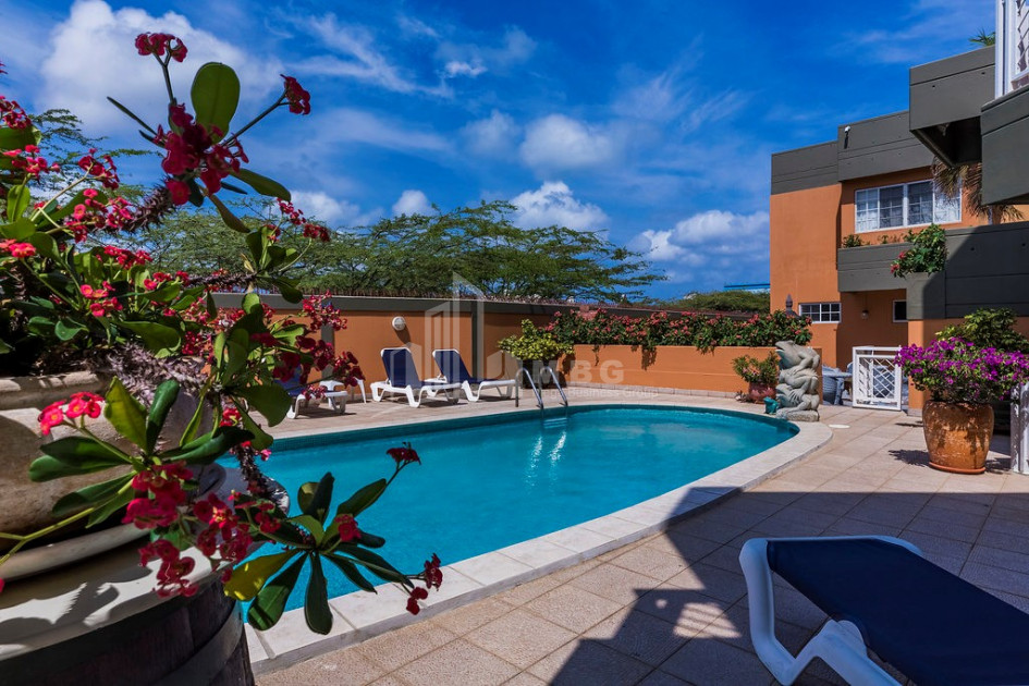 For Rent Hotel - Resort Commercial, in Mtatsminda District