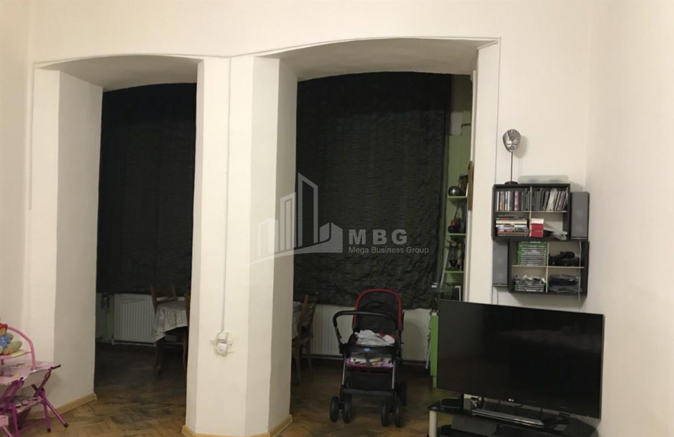 For Sale Flat, in Zemo Vera