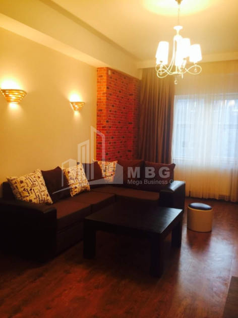 ქირავდება ბინა, საბურთალო