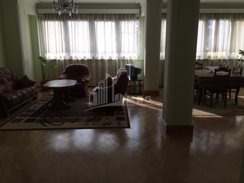 For Rent Flat, in Mtatsminda