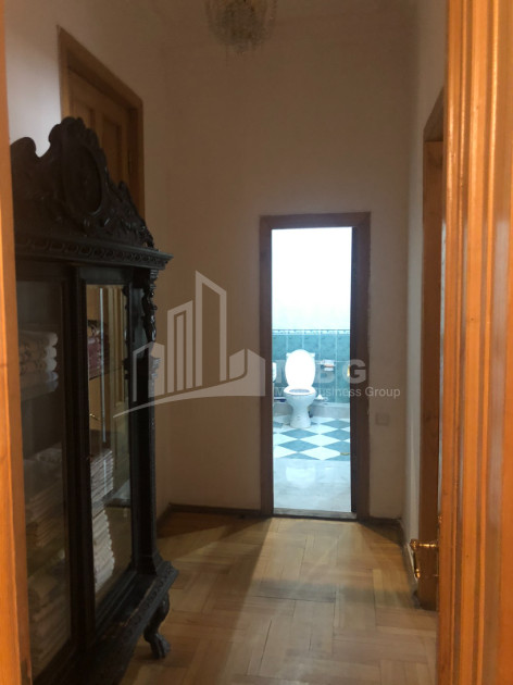 For Sale Hostel - Guesthouse Commercial, in Sololaki