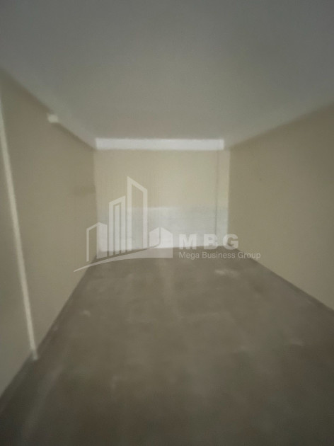 ქირავდება ვიტრაჟული ტიპის კომერციული ფართი, ვაკე