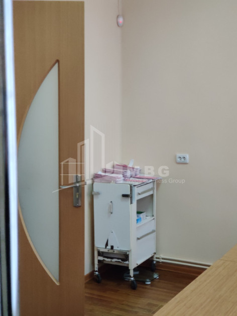 For Rent Building Commercial, in Okros ubani