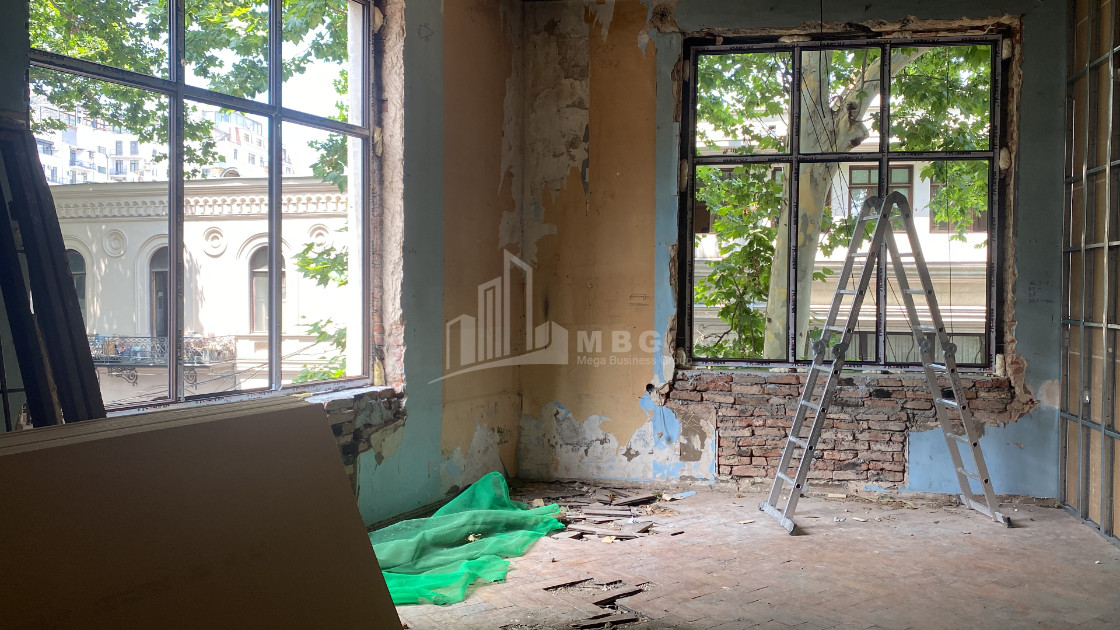 For Sale Hostel - Guesthouse Commercial, in Sololaki