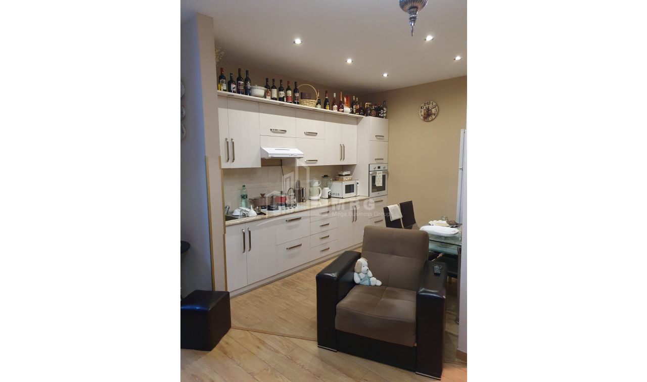 For Sale Flat, in Surrounding area of metro Guramishvili