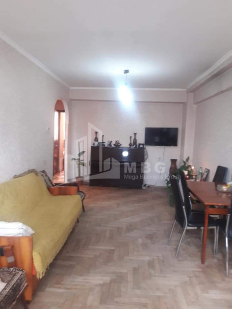 იყიდება ბინა, დიღმის მასივი