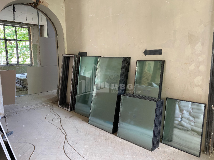 For Sale Hostel - Guesthouse Commercial, in Sololaki