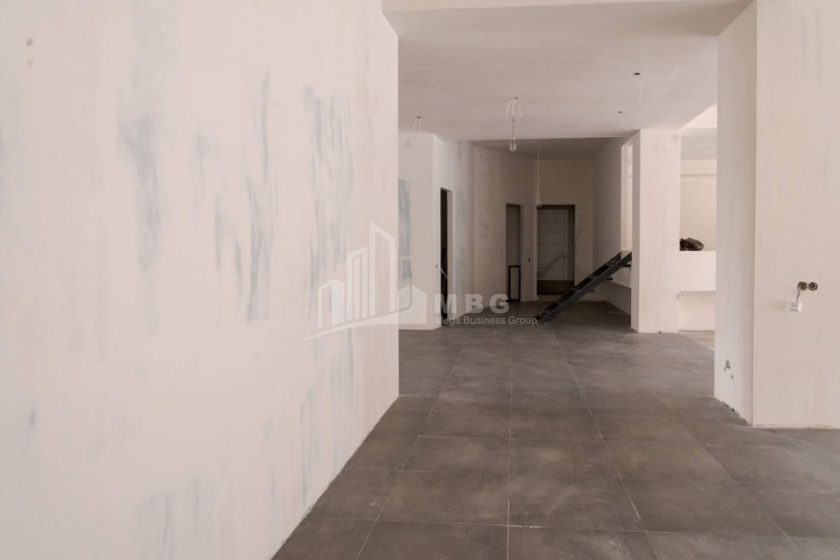 For Sale Витражный фасад Commercial, in Bagebi