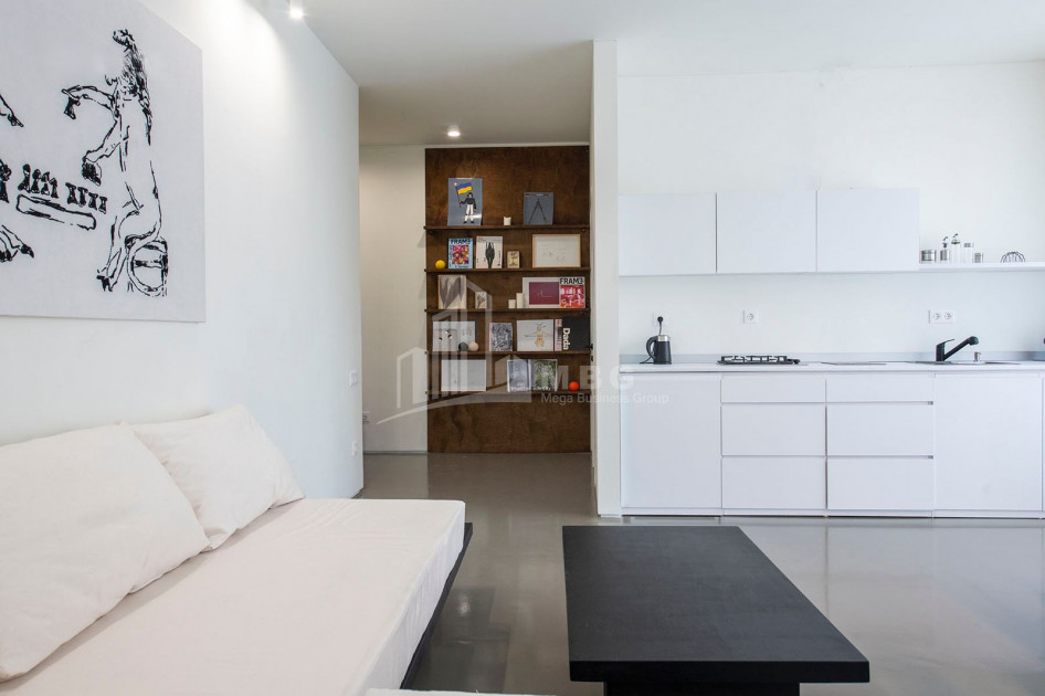 Продается Квартира, в Мтацминда