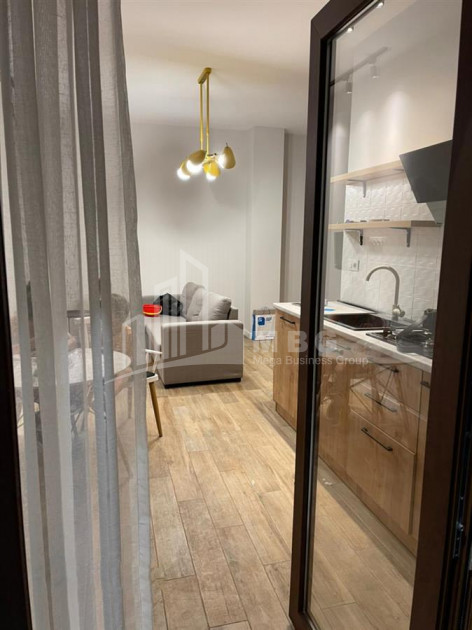 ქირავდება ბინა, ვერა