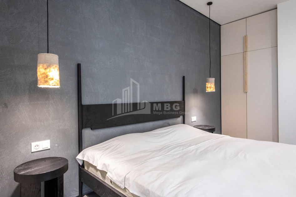 Продается Квартира, в Мтацминда