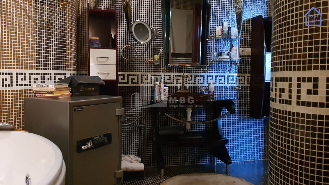 For Sale Flat, in Vake