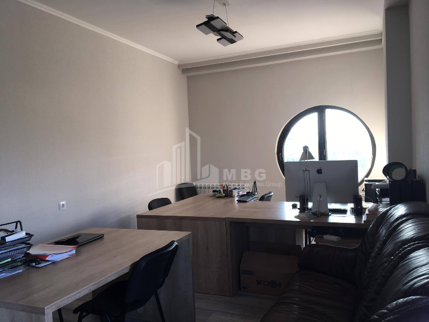 For Rent For office Commercial, in Isani