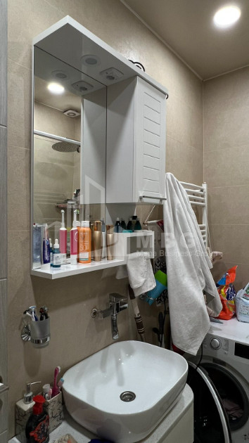 For Sale Flat, in Surrounding area of metro Guramishvili