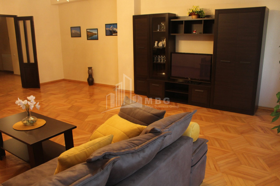 В аренду Квартира, в Ваке Район