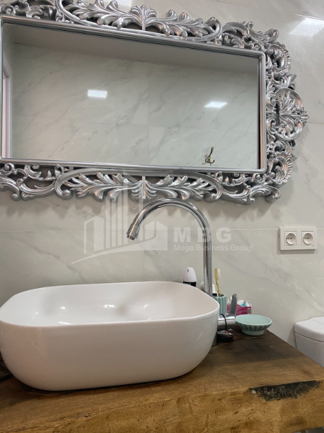 For Sale Flat, in Bagebi