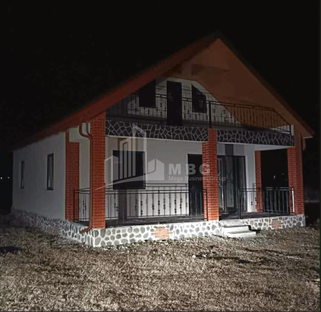 იყიდება სახლი - აგარაკი არაგვისპირში, დუშეთი