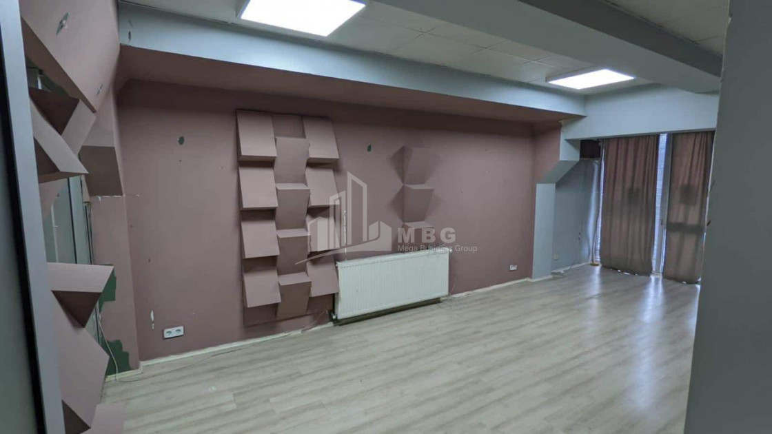 For Rent Витражный фасад Commercial, in Digomi Massive