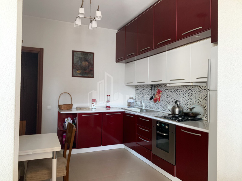 იყიდება ბინა, საბურთალო