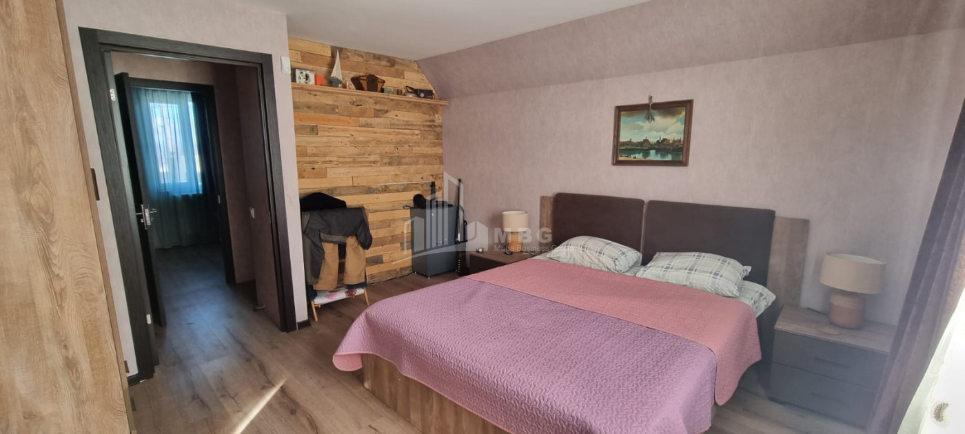 Продается Дом - Вилла В Коджори, Мтацминда Район