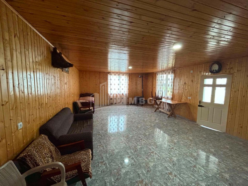 იყიდება მოქმედი ფერმა კომერციული ფართი ლელიანში, ლაგოდეხი