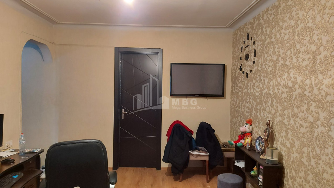 For Sale Flat, in Isani