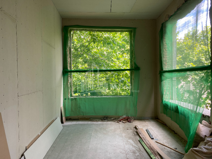 For Sale Hostel - Guesthouse Commercial, in Sololaki